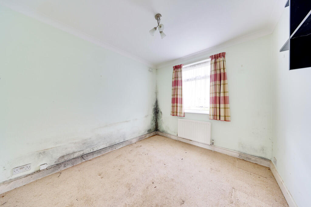 Apartment in Orpington, Poverest, Petts Wood - More