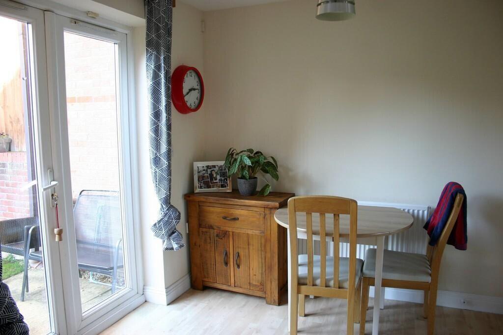 Cottrell Close, Hungerford photo 4