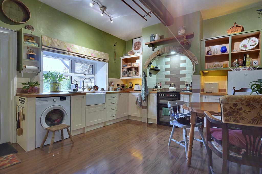 Crowtrees Lane, Brighouse, West Yorkshire, HD6 photo 4