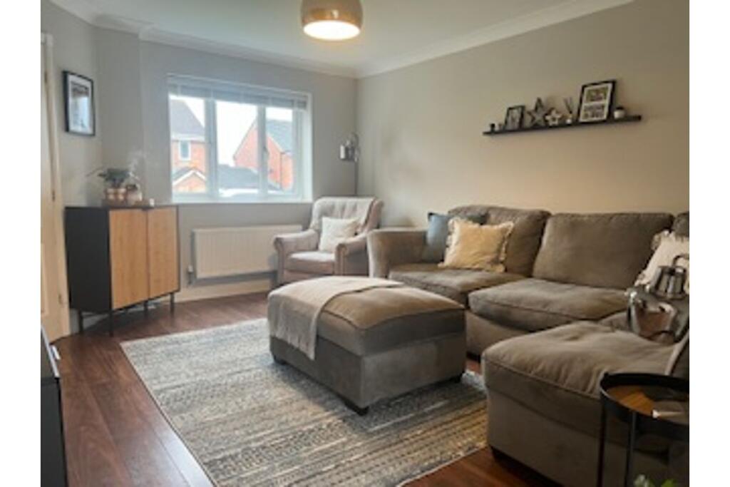Town Close View, Leeds, LS25 photo 3