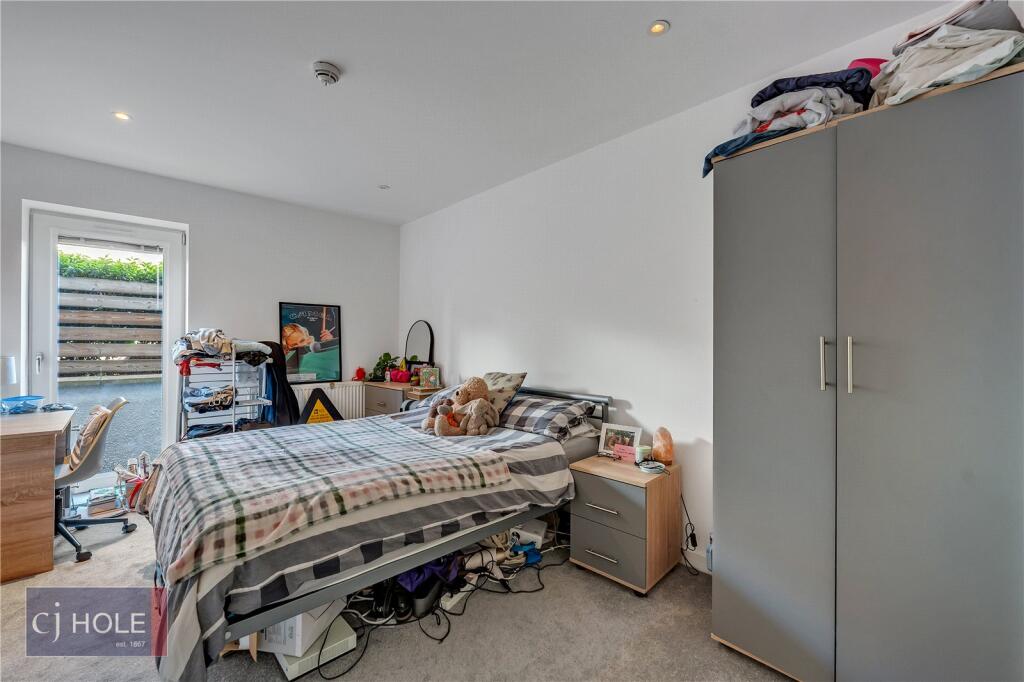 6 bedroom apartment for rent
