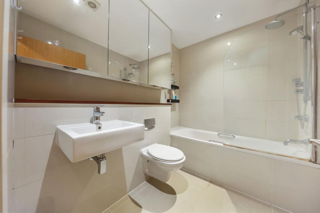 Apartment in London - View 3