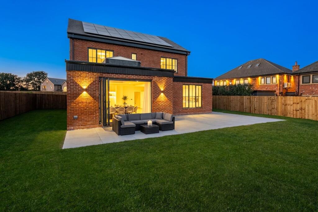 House in Bolton - View 5