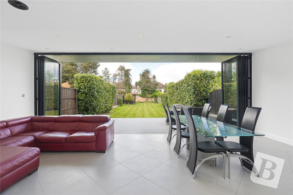 House in London, Hornchurch - View 2