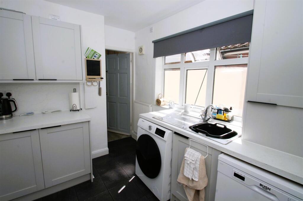 House in Dudley, West Midlands - View 3