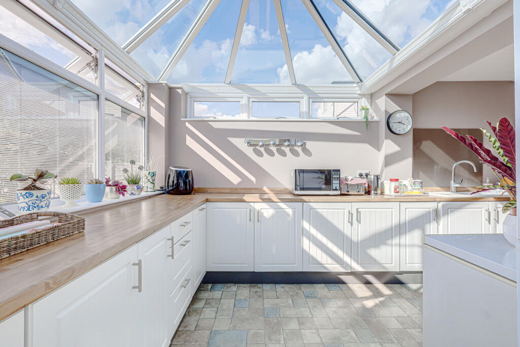 House in Southend-on-Sea - View 2