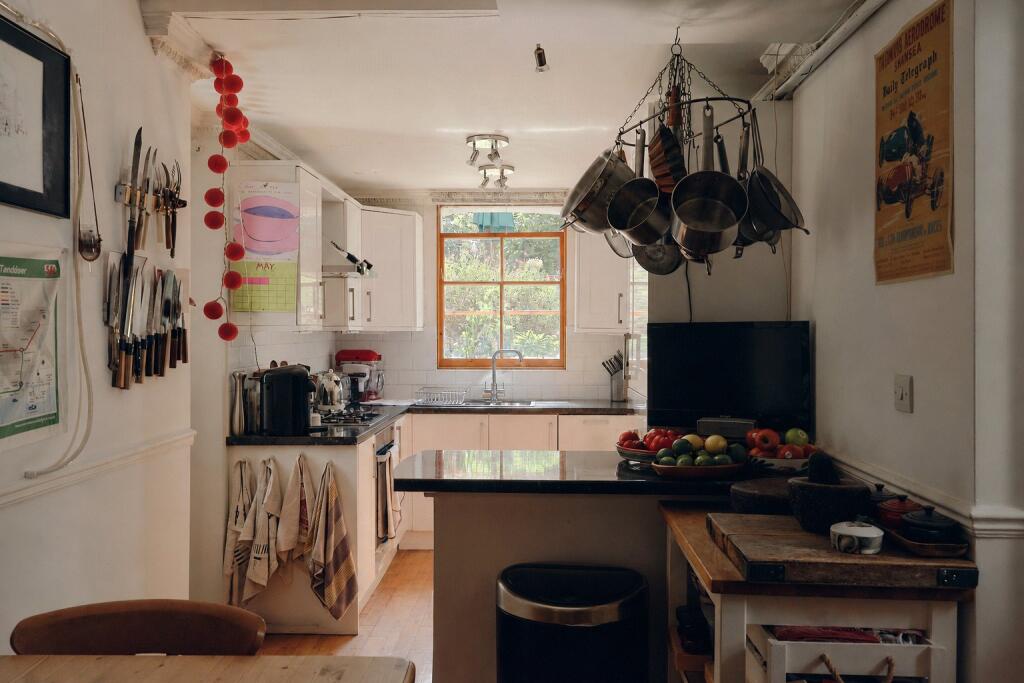 Apartment in London - View 5