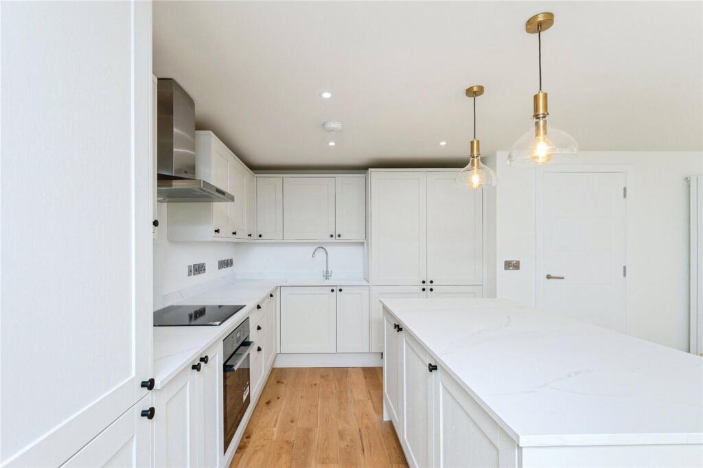 House in Chester, Ellesmere Port - More