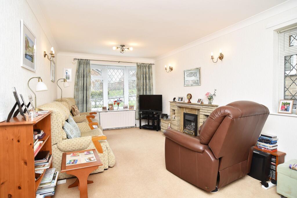 Stonebeck Avenue, Harrogate, HG1 photo 3