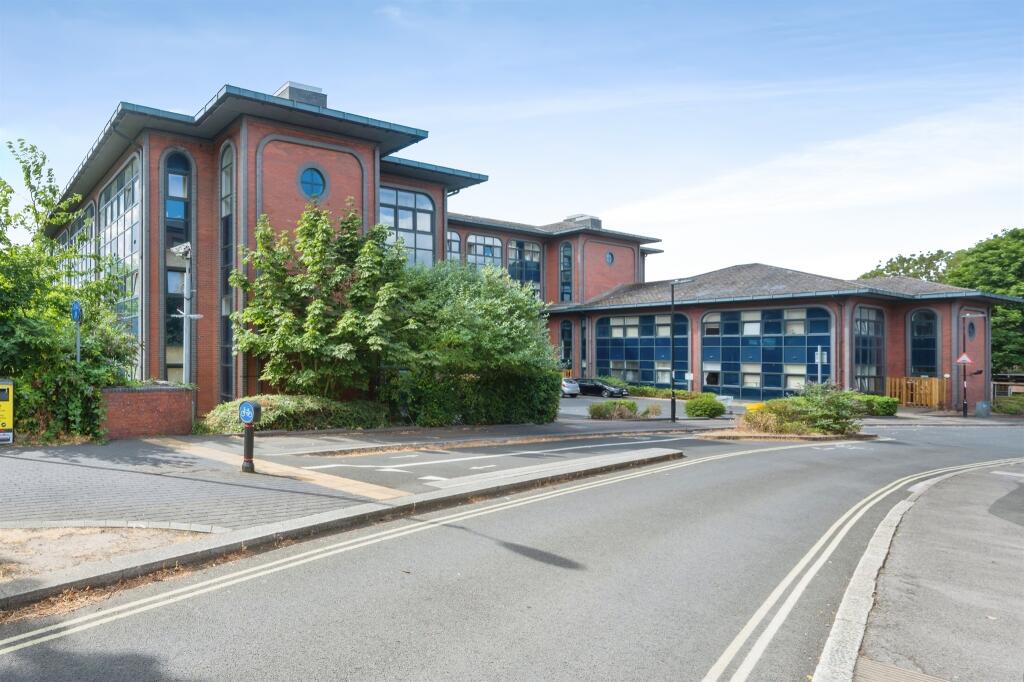 Main image of property: Millbrook Road East, Southampton