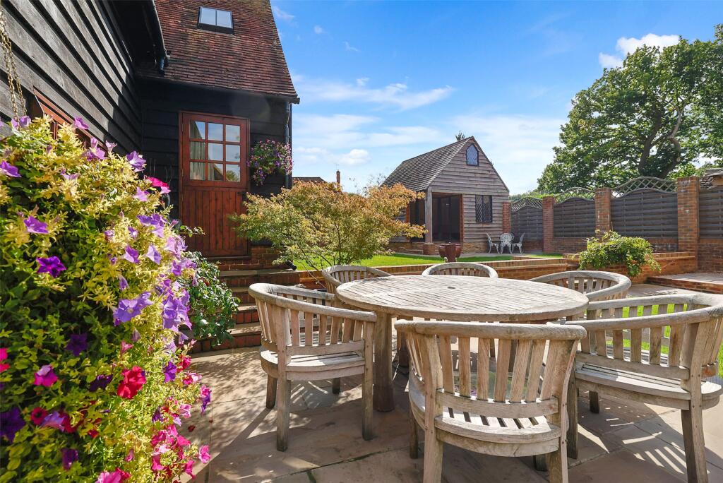 House in Mole Valley, Seaman's Green, Capel - View 4