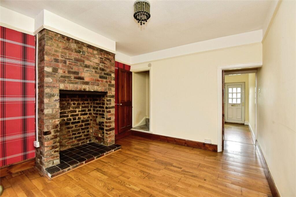 House in Stoke-on-Trent - View 4