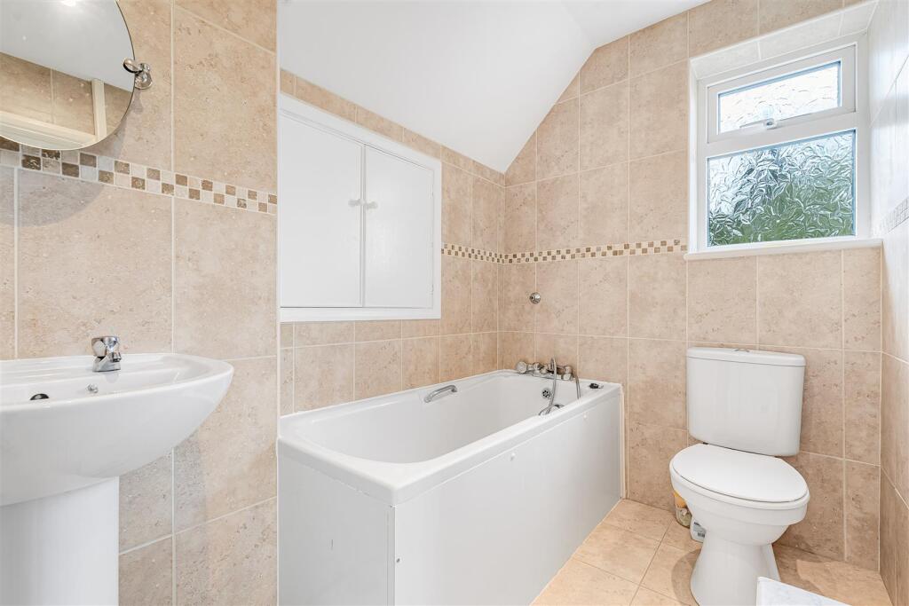 House in Reading, Caversham Heights - View 5