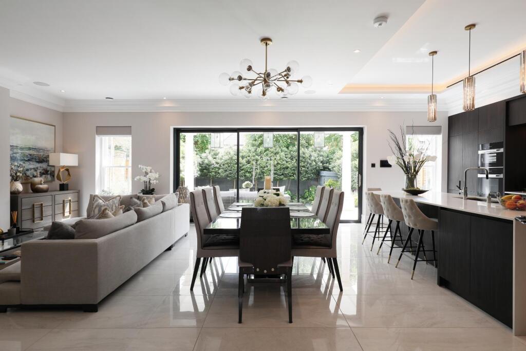 Cottenham Park Road, Wimbledon, London, SW20 photo 3