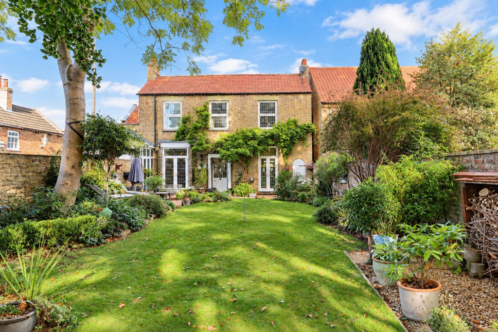 House in Hull - View 3