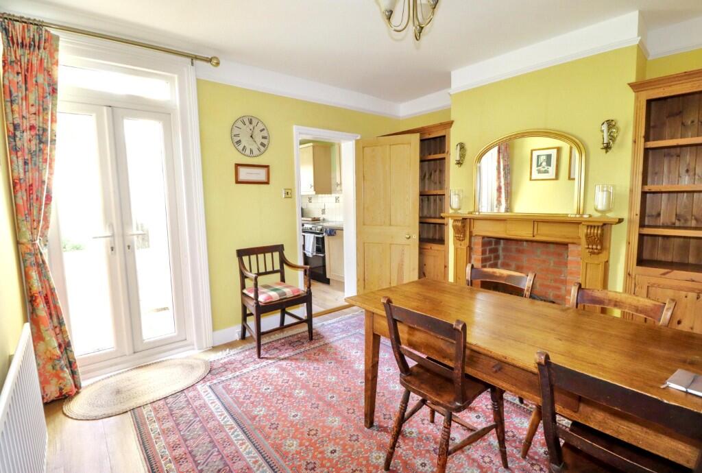 Rydens Grove, Walton-On-Thames, Surrey, KT12 photo 3