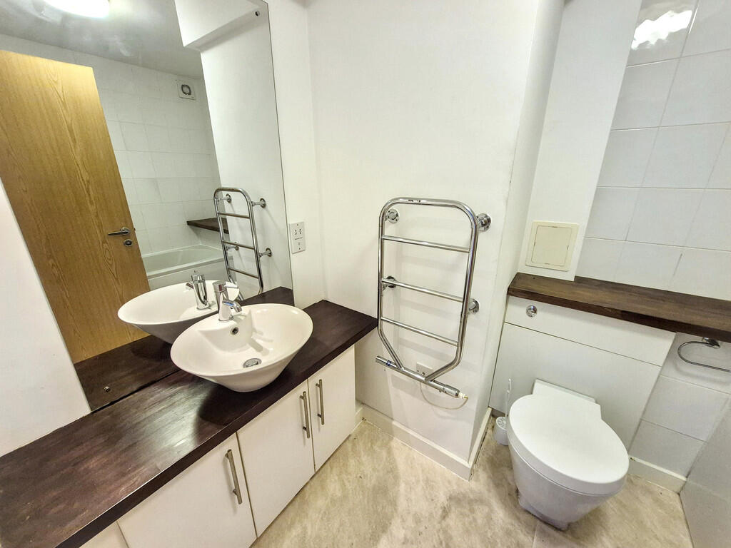 Apartment in Truro - View 5