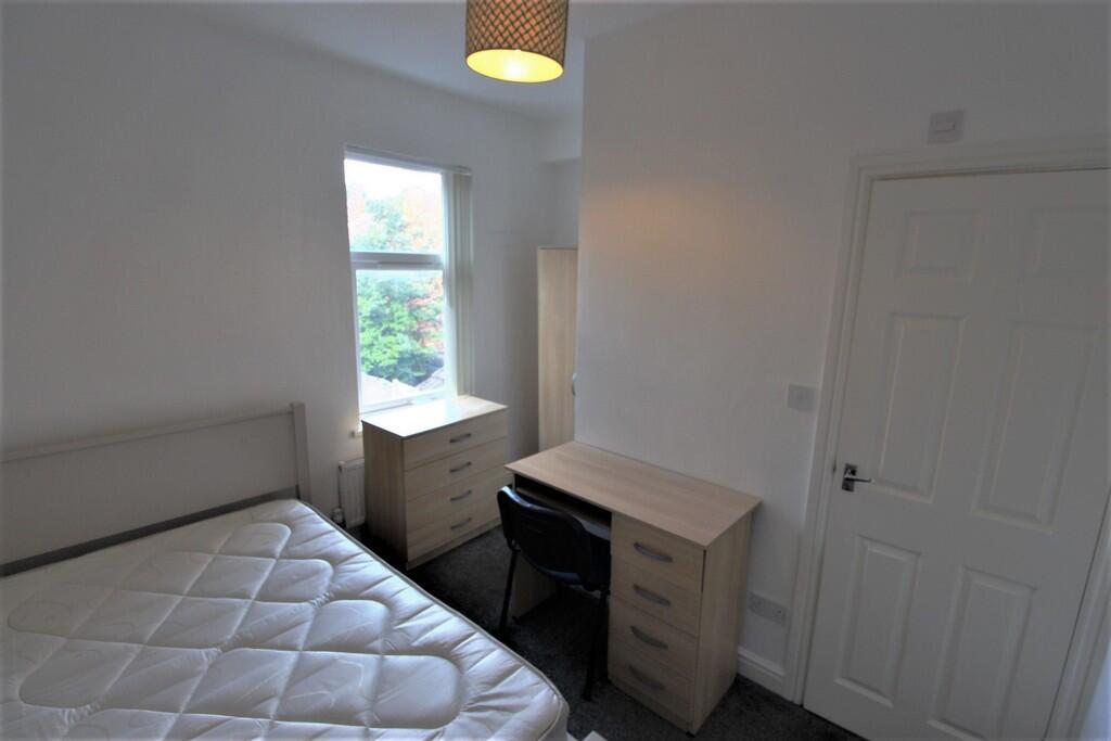4 bedroom terraced house for rent