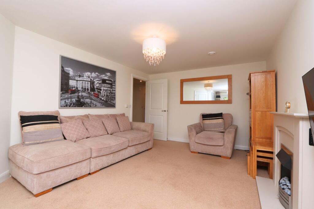 Apartment in Preston - View 4