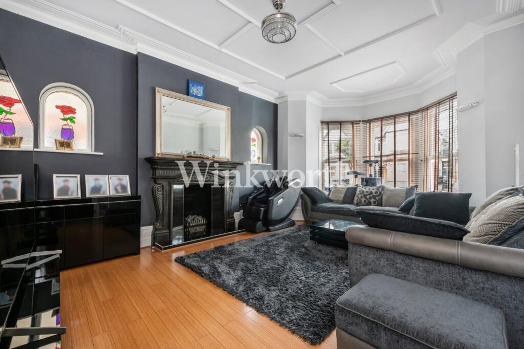 Main image of property: Broomfield Avenue, London, N13