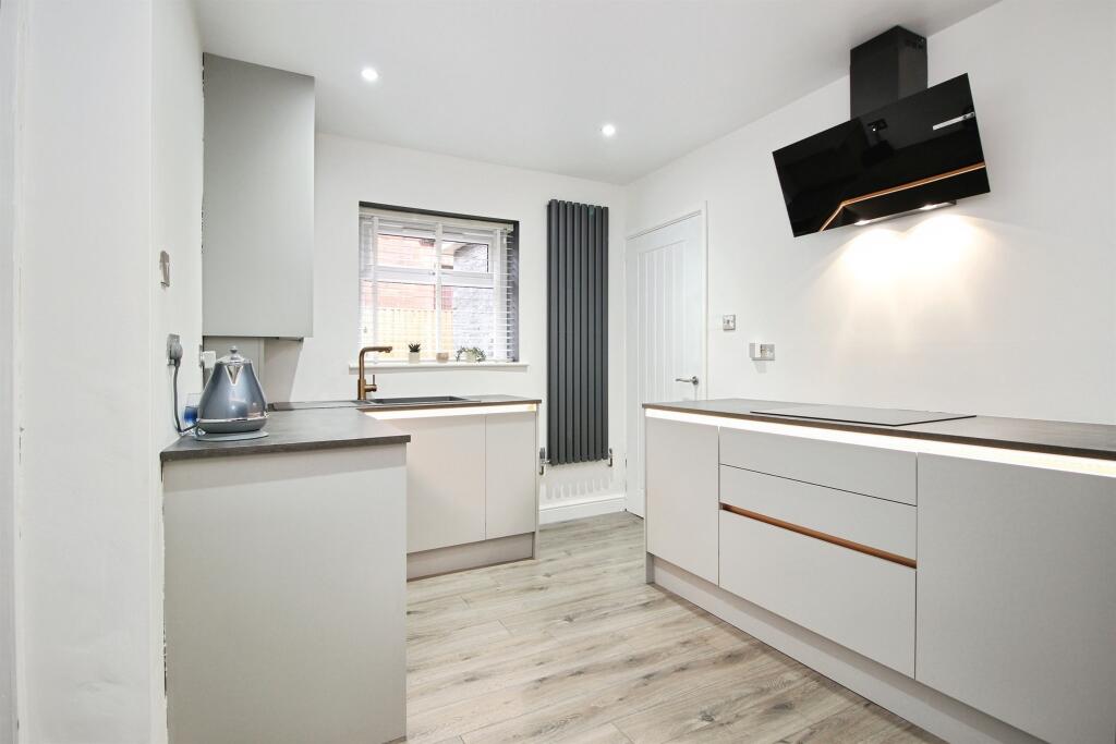 House in Leeds, Mill Shaw, Beeston - View 4