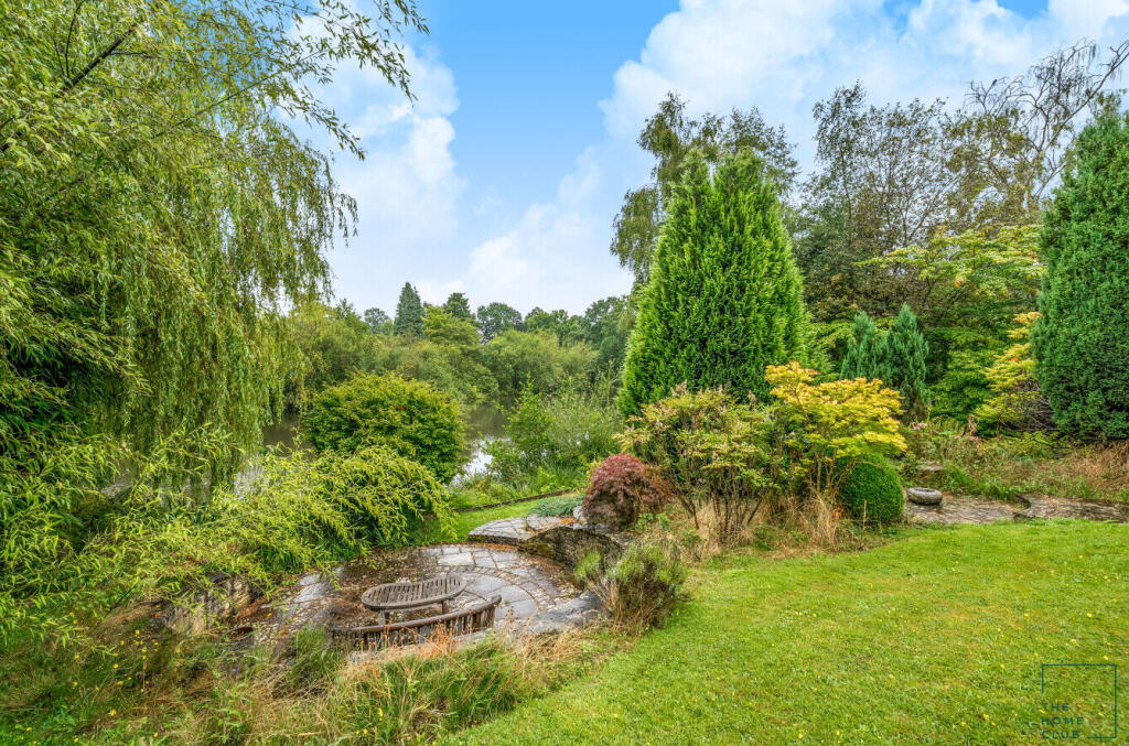 Main image of property: The Drive, Wonersh, Guildford, GU5 