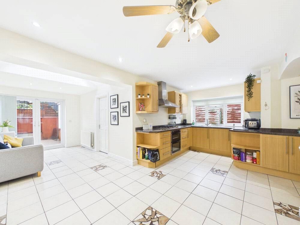Elbury Park Road, Worcester, Worcestershire, WR4 photo 3