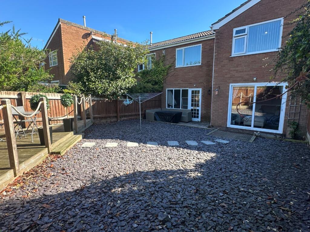 Mount Pleasant Drive, Telford, Shropshire, TF3 1QN photo 4