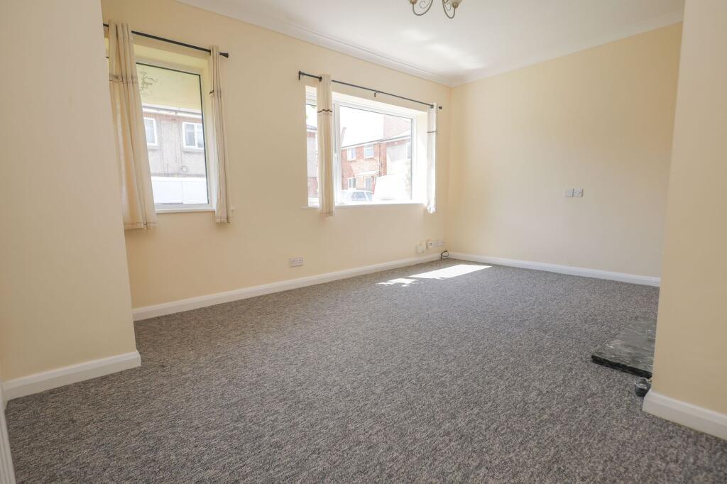 Charminster Close, Bournemouth, BH8 photo 2
