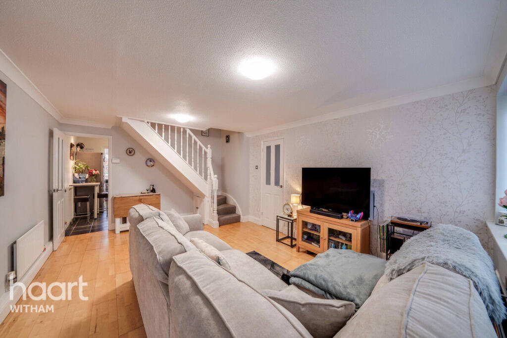 Juvina Close, Witham photo 3