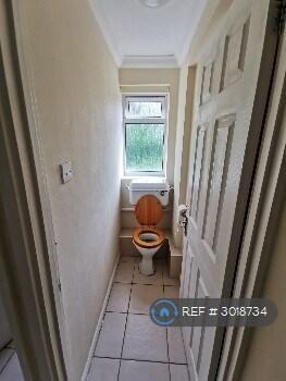 Apartment in Reading - View 4
