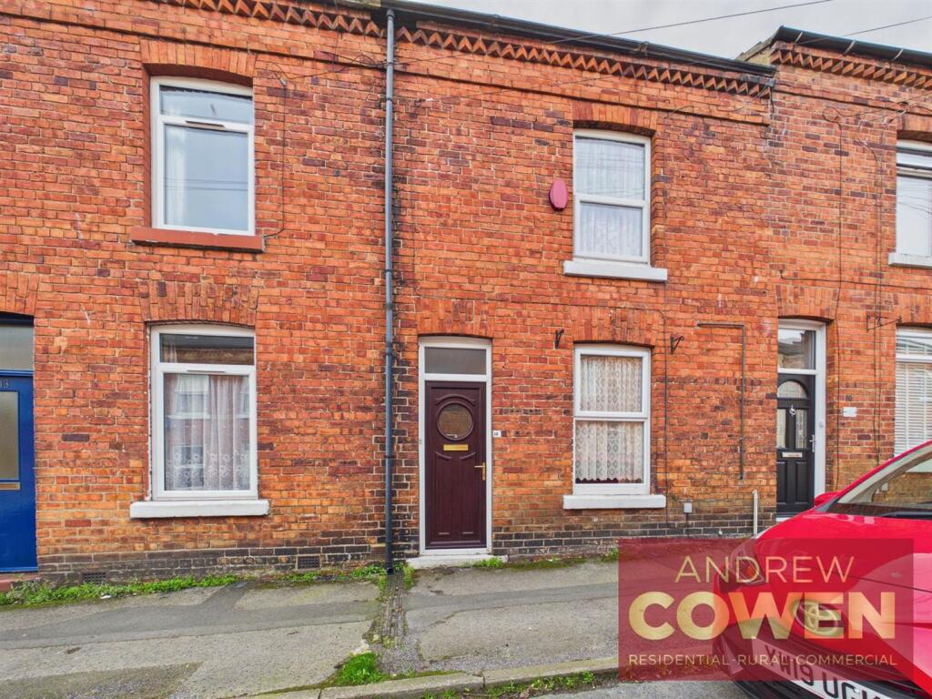 2-bed house on Hampton Road, Scarborough, £105,000