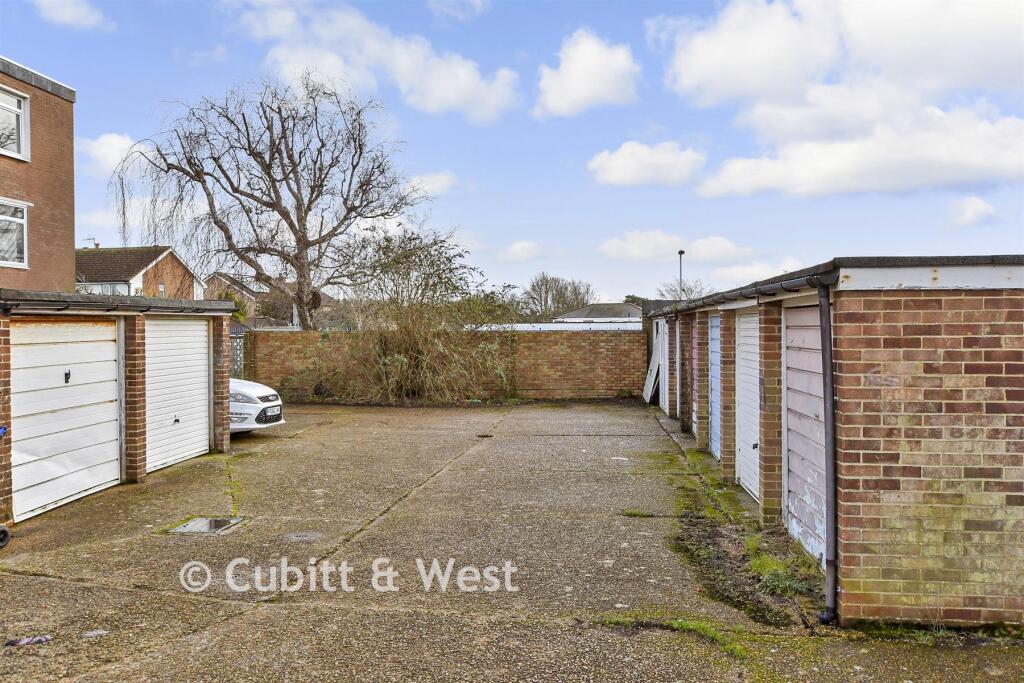 Stonehurst Road, Worthing, West Sussex photo 2