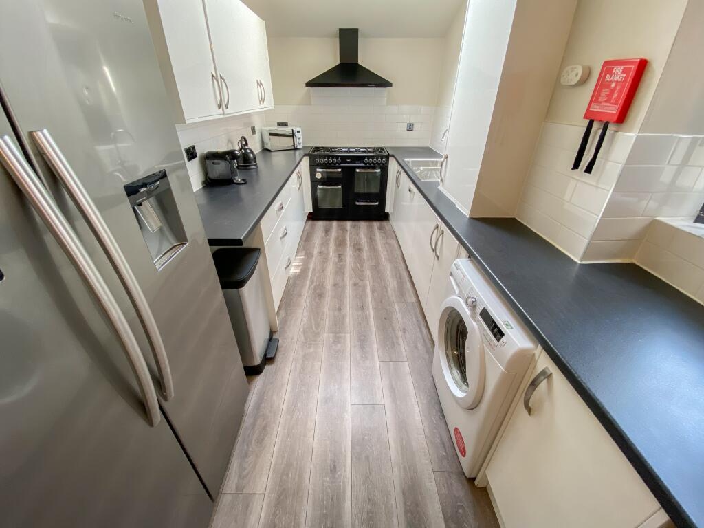 Kelso Road, L6 3AG,