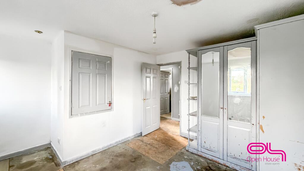 House in Bolton, Greater Manchester - More