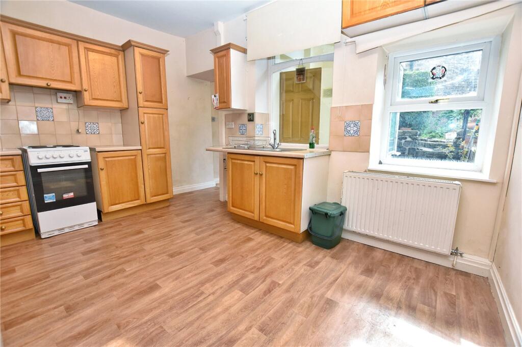 House in High Peak, Charlesworth - View 4