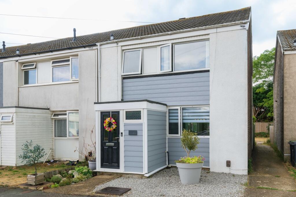 Main image of property: Elmore Avenue, Lee-on-the-Solent, Hampshire, PO13
