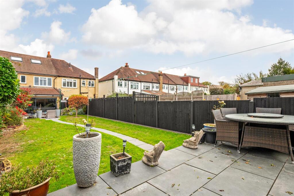 House in Croydon - More