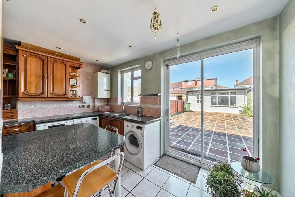 House in London - View 3