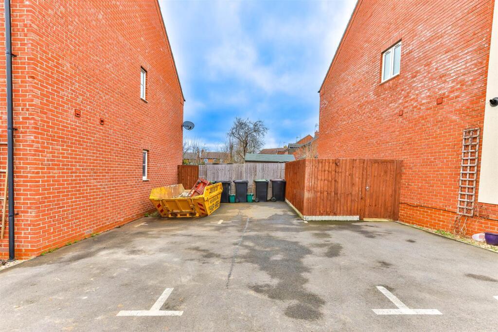 House in Northampton - View 4