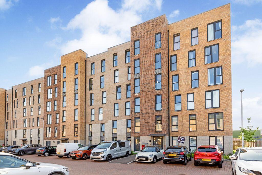 Main image of property: 2/8 Cunningham Square, Portobello, Edinburgh, EH15 1BF