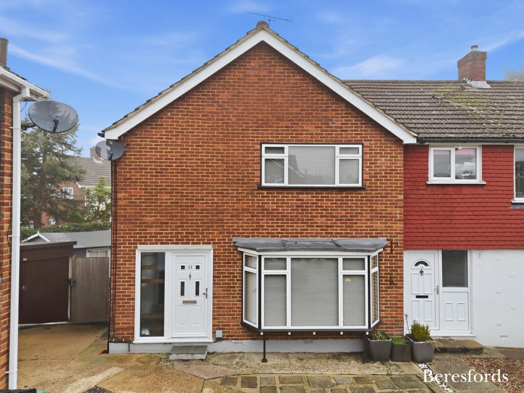 3-bed semi-detached on Newlands Close, Billericay, CM12, £475,000