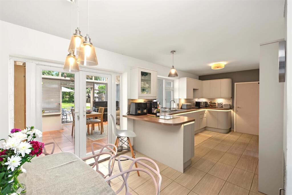 House in Gedling, Bestwood Village - View 2