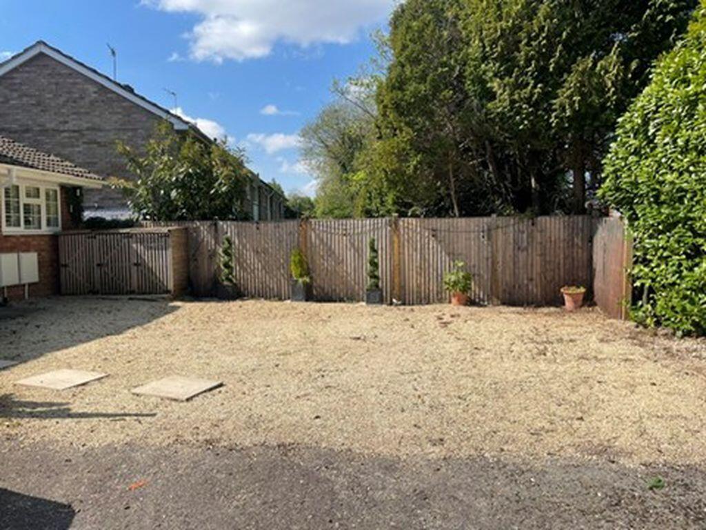 Millside, Bourne End photo 4