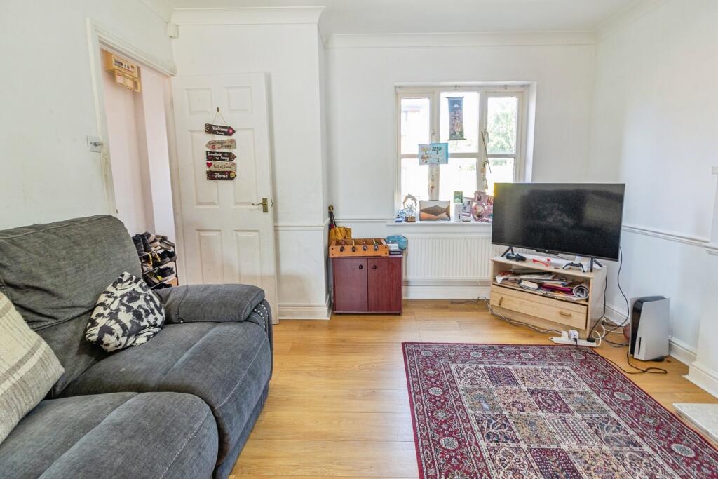 House in Milton Keynes, Shenley Brook End - View 2