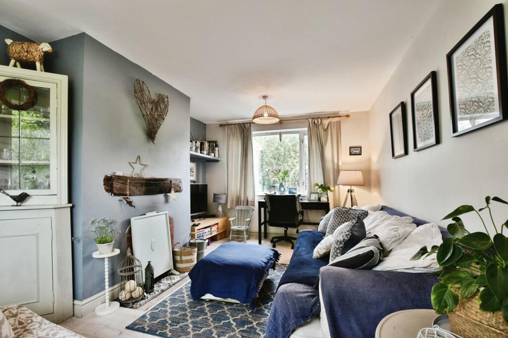 House in Macclesfield, Cheshire East - View 3