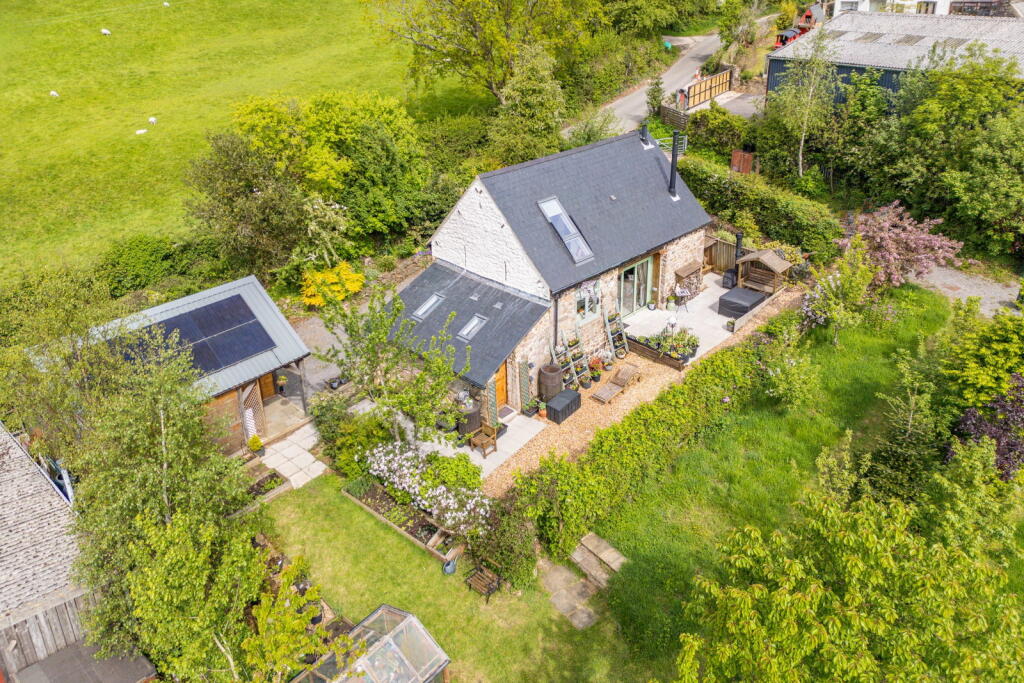 Main image of property: Hayfield Barn, Mountain Road, Upper Cwmbran, Cwmbran, NP44 5AA