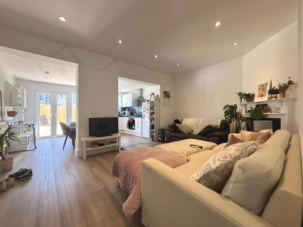 Main image of property: Ipswich Road, Tooting, SW17