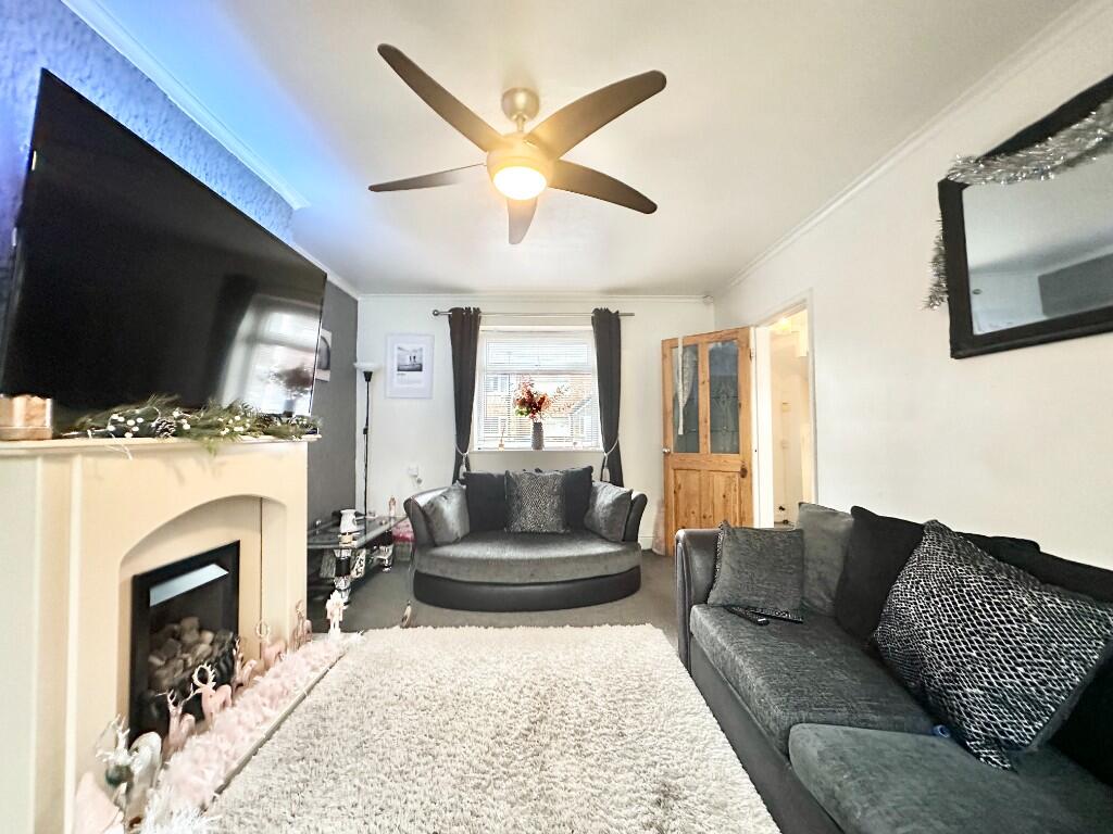 Paignton Drive, Sale, Greater Manchester, M33 photo 4