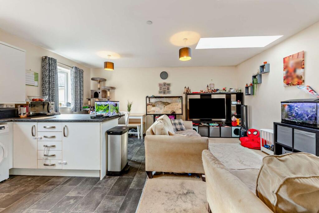 Apartment in Teignbridge, Dawlish - More